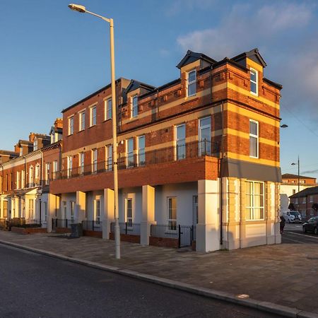 Contemporary 2 Bed Apartment -Belfast East Village Kültér fotó