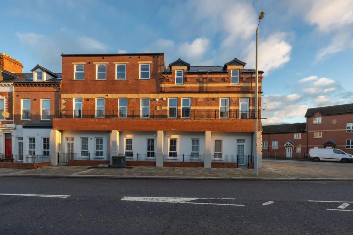 Contemporary 2 Bed Apartment -Belfast East Village Kültér fotó